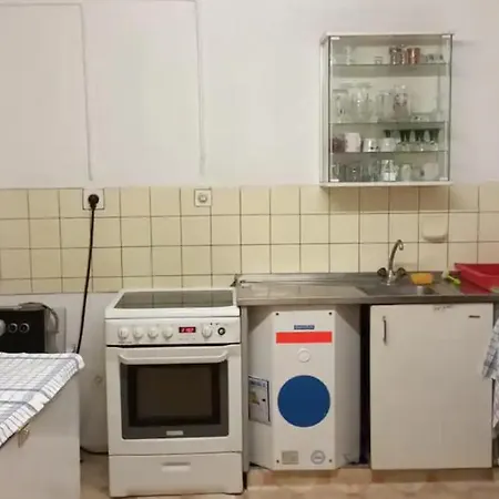 Uebernachten In Einer Aelteren